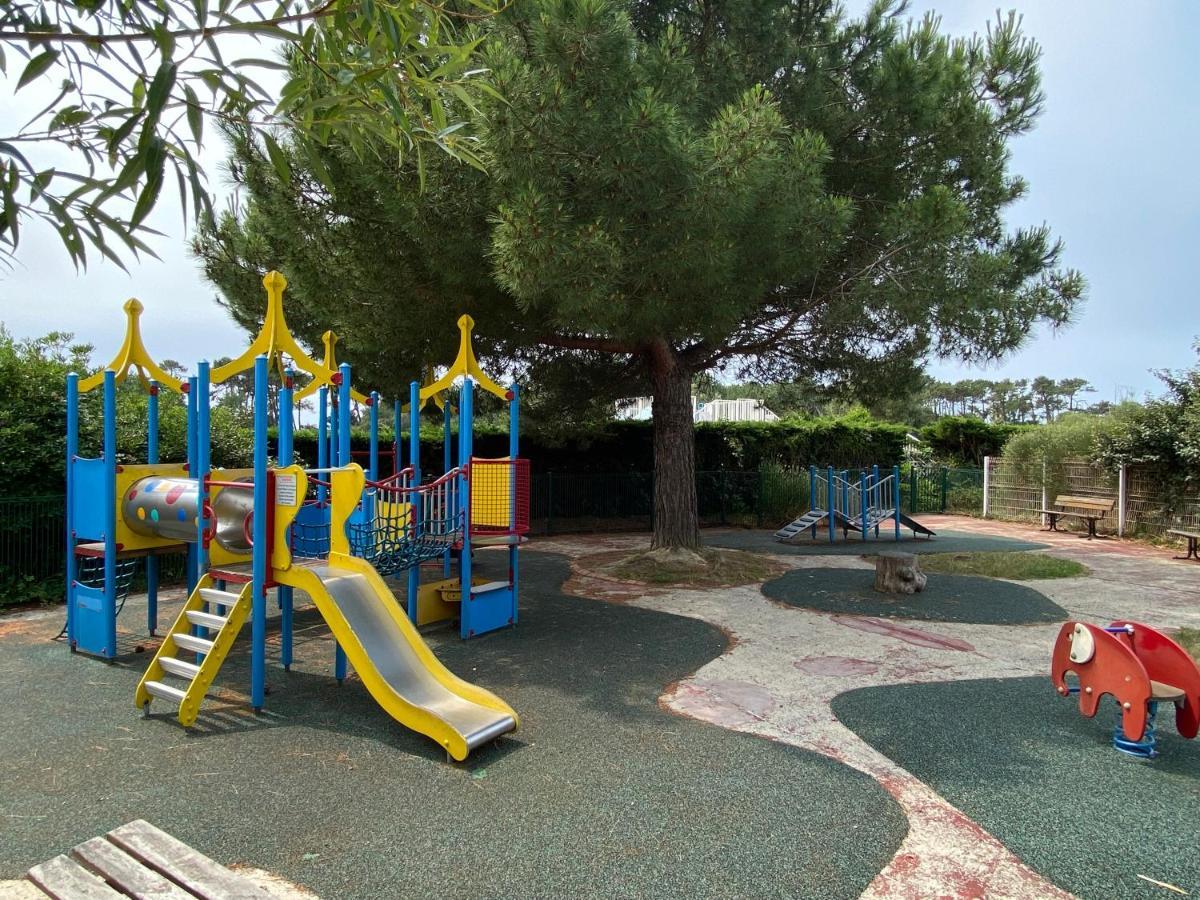 2 Situee Dans Un Magnifique Village Familiale